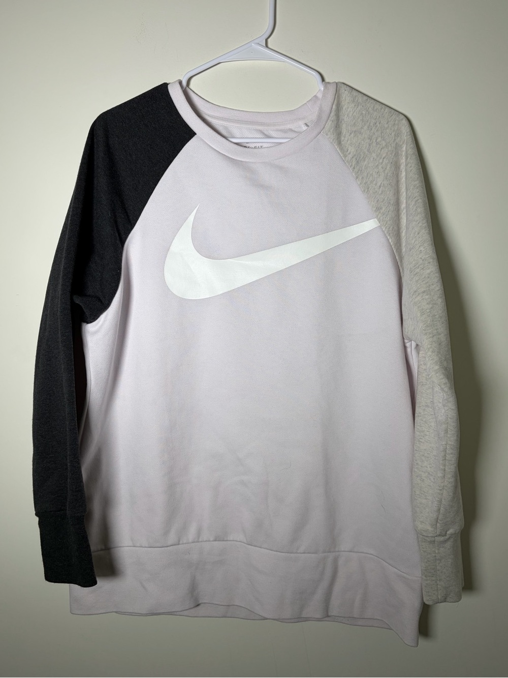 Nike Dri-FIT Men’s Medium Long Sleeve Pullover - White with Light Gray Logo
